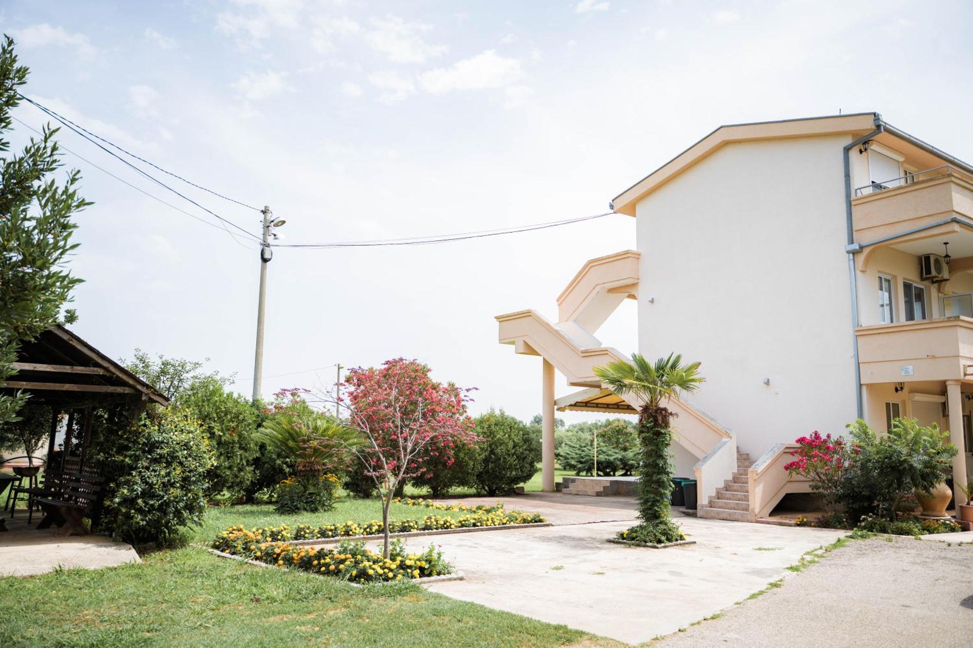 Apartments Rudaj Ulcinj Exteriör bild